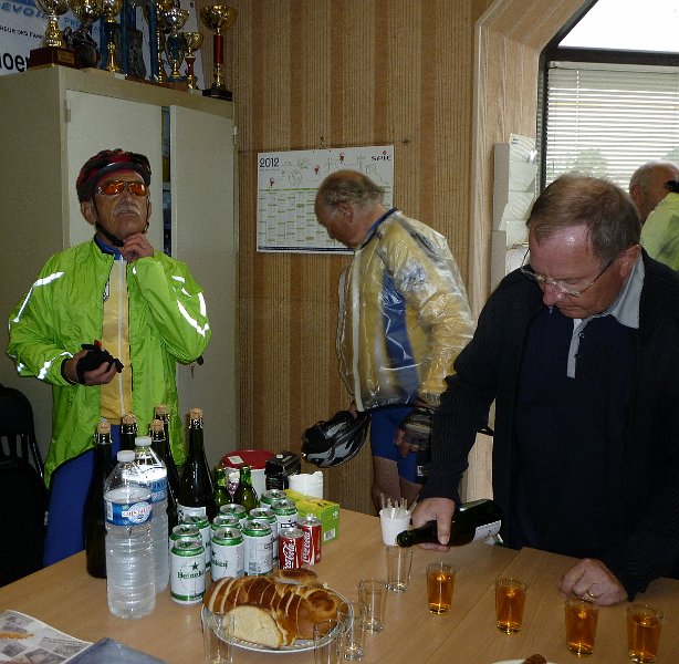 2012-05-20 07 Apres 370 Km Cricri et Auguste nous attendaient.JPG